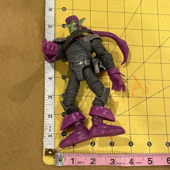 Marvel Legends GREEN GOBLIN Spider-Man 2008 SUPER VILLAIN Action Figure - Picture 10 of 11